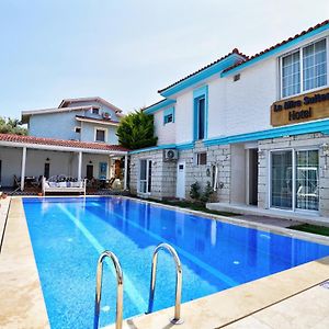 La Mira Suites